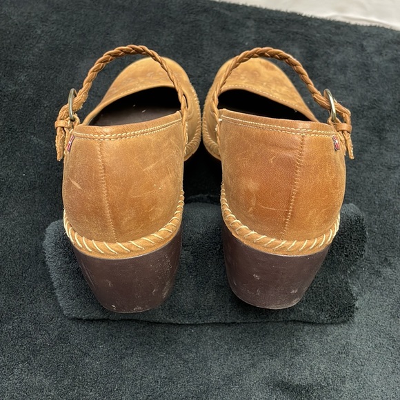 Ecco Shoes - Picture 4 of 7